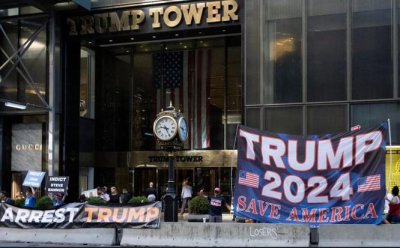 ​拒绝回答任何问题！特朗普终于学会管住嘴巴 远未逃离多重法律挑战