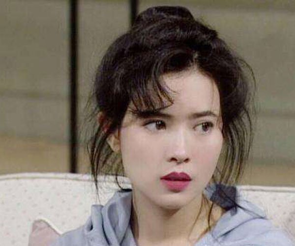 蓝洁瑛年轻图片 悲催的人生谁欠她一个道歉