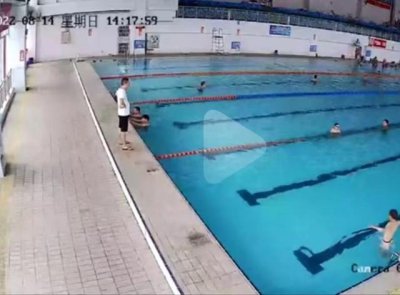 ​湖南一小孩在游泳馆溺亡，游泳馆：他不会游泳，误入深水区