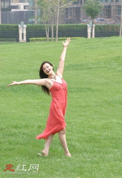 王璐瑶个人资料简历 因帝国军妓受到李寿成的会见