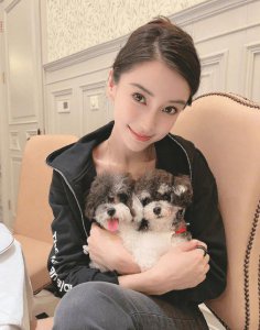 ​店家回应 baby 玩狼人杀被拍：偷拍的是前离职员工