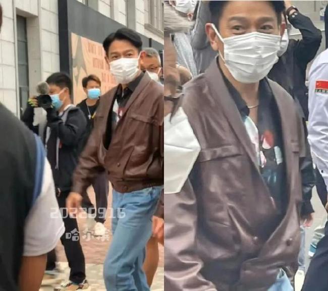 刘德华现身哈尔滨拍戏 穿皮夹克造型复古状态好