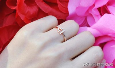 ​黄金结婚戒指（买结婚戒指是选择黄金还是铂金呢）