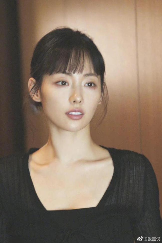 张嘉倪疑似醉酒被偷拍 回怼