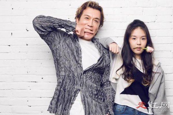 李咏妻子哈文改嫁了吗 俩人是怎么认识的