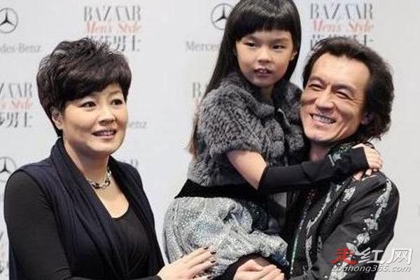 李咏妻子哈文改嫁了吗 俩人是怎么认识的