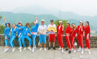 ​宋茜路人照，陈妍希晒与宋茜素颜合影秒变路人脸