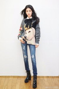 ​张碧晨多好，张碧晨穿一双高跟靴看上去高了许多