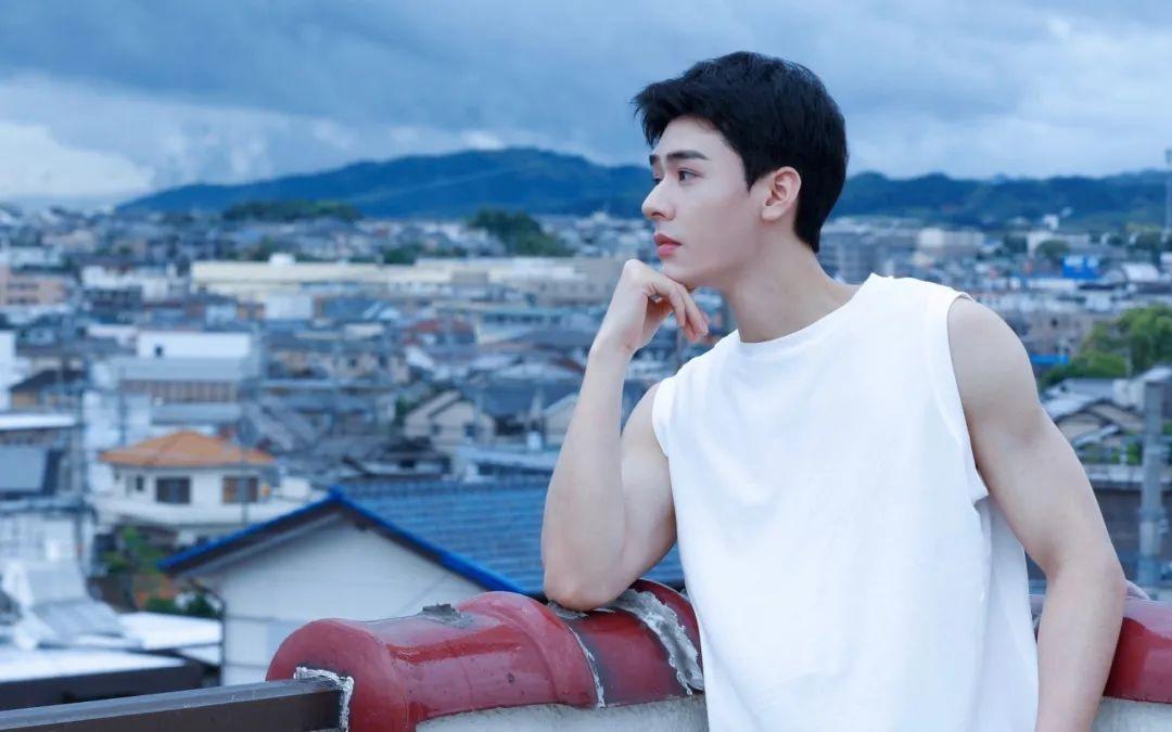 鹿晗和关晓彤是什么关系(华晨宇和关晓彤是什么关系)  第1张