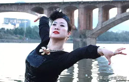 网红芙蓉姐姐现状(网红鼻祖芙蓉姐姐现状) 芙蓉姐姐 现状 第8张