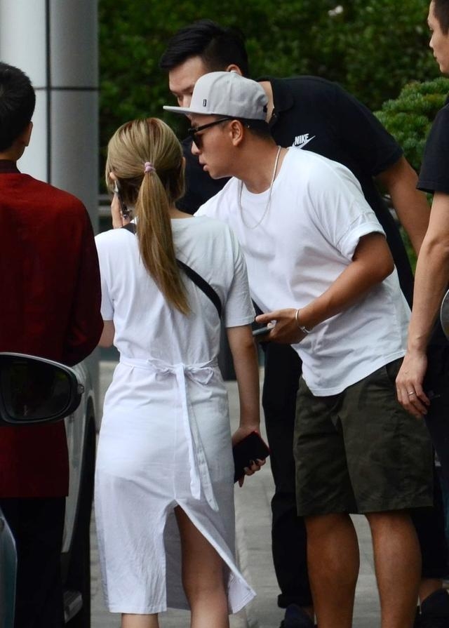 王若伊和释小龙是什么关系(王若伊释小龙) 王若伊 释小龙 第2张