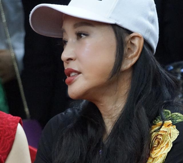 刘晓庆70岁近照(刘晓庆老年近照) 刘晓庆 近照 第2张