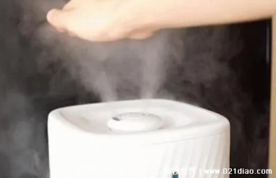 ​加湿器可以直接朝着脸喷吗，不可以(长期对脸喷会引发肺病)