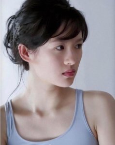 ​十八岁艺术照（章子怡十八岁写真曝光）