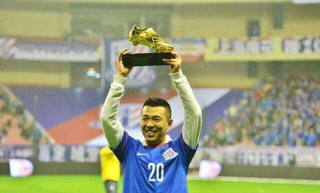 徐亮足球运动员(足球运动员徐亮多大) 徐亮 足球运动员 第4张