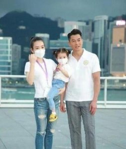 ​郭富城女儿正面照曝光 眉眼之间英气十足颜值超高