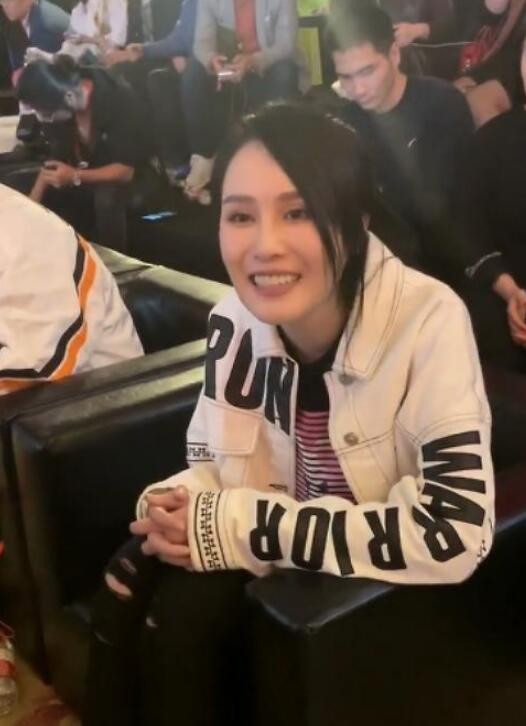 赵本山女儿近照