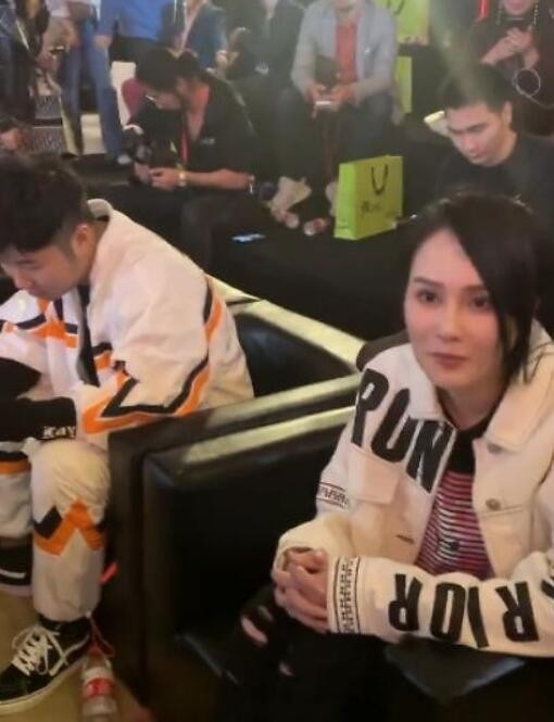 赵本山女儿神似李若彤