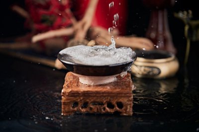 ​北京二锅头因标注“皇家贡酒”被罚款 20 万元，此前因擅用“冬奥”标志被罚