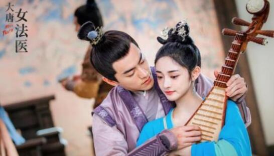 黄奕和赵薇什么关系 两个人的关系不简单