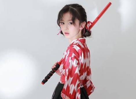 裴佳欣个人资料简介 小网红裴佳欣的照片