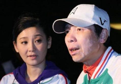 冯小刚离过婚吗 冯小刚现任妻子是谁