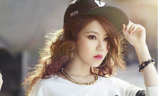 华晨宇承认的女朋友 华晨宇公开过的女朋友