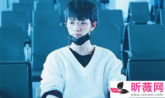 肖战现在真正的女朋友 和李沁王玉雯传出过绯闻