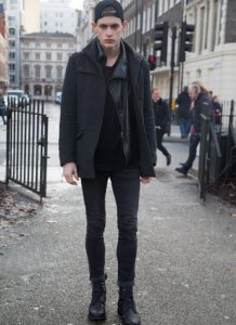 ​男生搭配衣服的技巧（男士如何穿搭简单帅气）