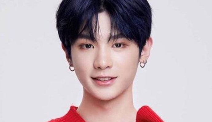 黄明昊的女朋友是谁 与神秘女子发声亲密行为