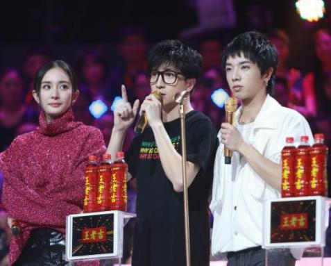 金晨李一桐是闺蜜吗 李一桐和金晨同班同学