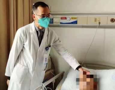 ​半斤白酒下肚，男子突然剧烈腹痛，这种病“小众”又凶险