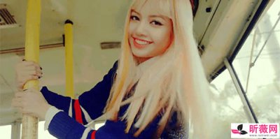 ​lisa是韩国女团吗 韩国lisa的组合叫什么