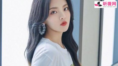 ​杨超越参加综艺节目 真是太搞笑了