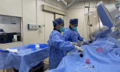 ​“我反正没睡，没通知的话我过来！”凌晨，医生群里的一番对话令人泪目