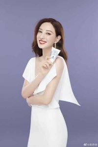 ​郑希怡和容祖儿夹春卷事件是怎么回事