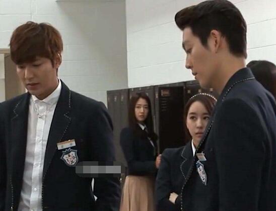 金叹和崔英道为什么闹翻