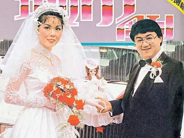 关菊英嫁富婆周伟利结婚激吻照,周伟利为啥整成男人变性前女装照