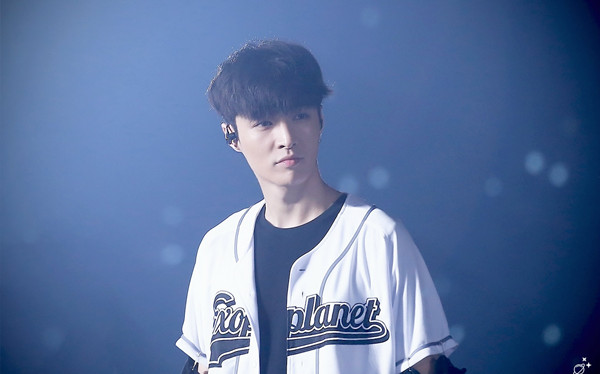 张艺兴离开exo了吗