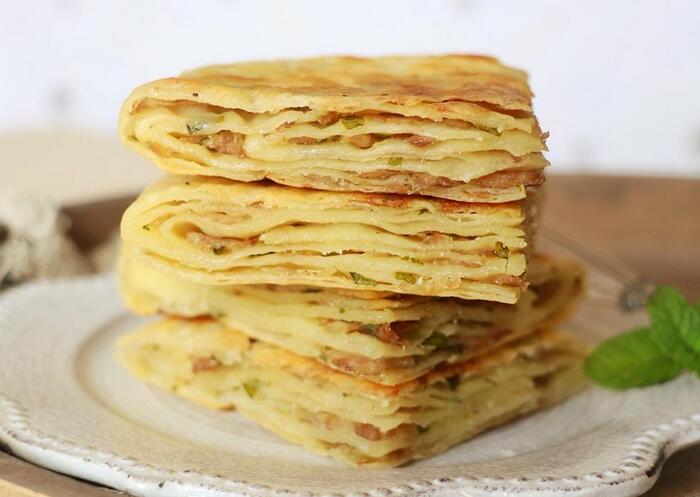 女孩子学什么手艺好学又赚钱：女生学什么手艺比较好。现在学什么比较赚钱