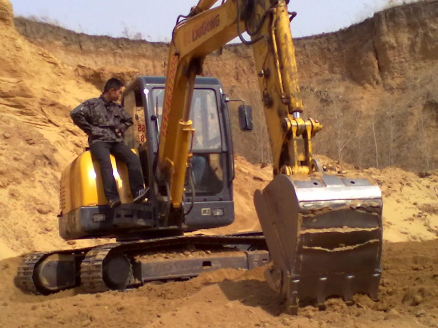 学挖机在哪里学比较好：想学挖掘机去哪里