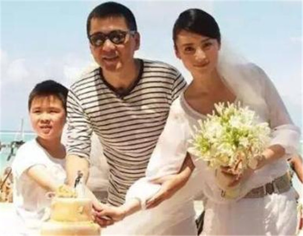 陈建斌怎么追蒋勤勤的恋爱史开扒,陈建斌蒋勤勤幸福三重奏秀恩爱