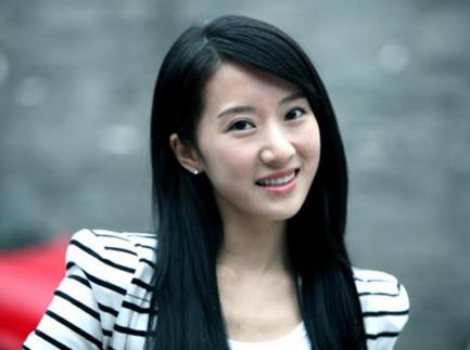 李念到底离婚了没有老公破产时真的吗?李念和张嘉译到底什么关系