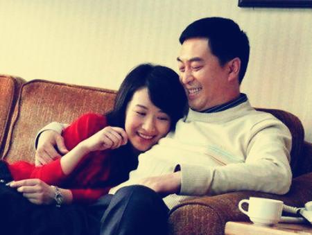 李念到底离婚了没有老公破产时真的吗?李念和张嘉译到底什么关系