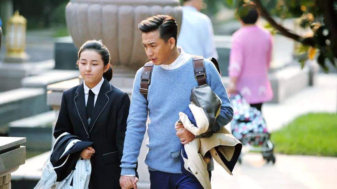 张子枫的父母是谁全家福照片曝光？张子枫背景如何怎么成为明星的