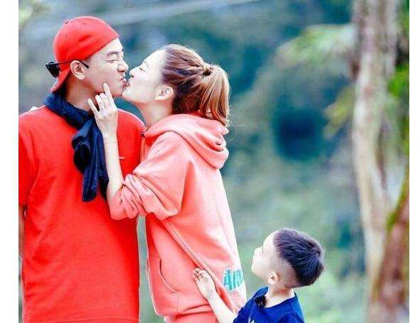 陈小春力挺张柏芝两人什么关系  应采儿评价张柏芝这样说