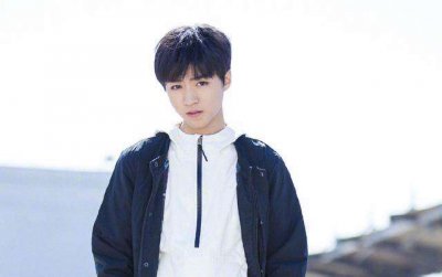 ​王俊凯的真实女朋友是谁？曝王俊凯女朋友真面目不是李佳宁而是她