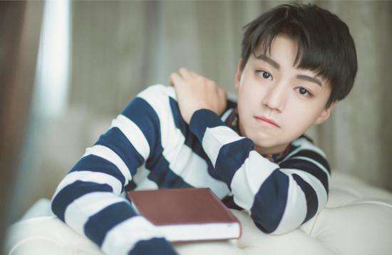 王俊凯的真实女朋友是谁？曝王俊凯女朋友真面目不是李佳宁而是她