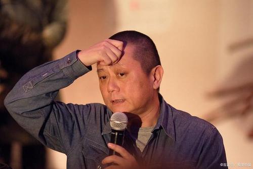 王朔徐静蕾怎么认识的？王朔在京圈地位如何与徐静蕾真实关系揭秘