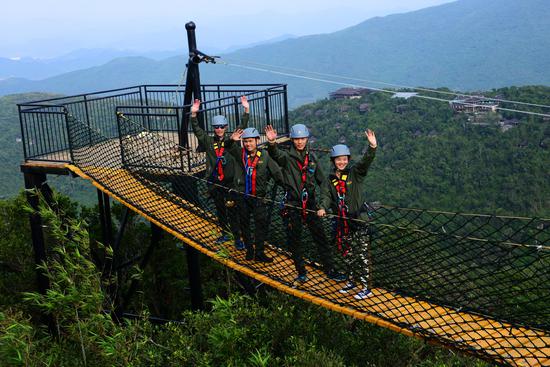 新型年轻人娱乐项目投资：做点小生意，适合年轻人创业项目，